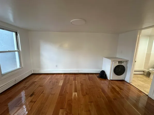 489 Monroe Street image 7 of 12