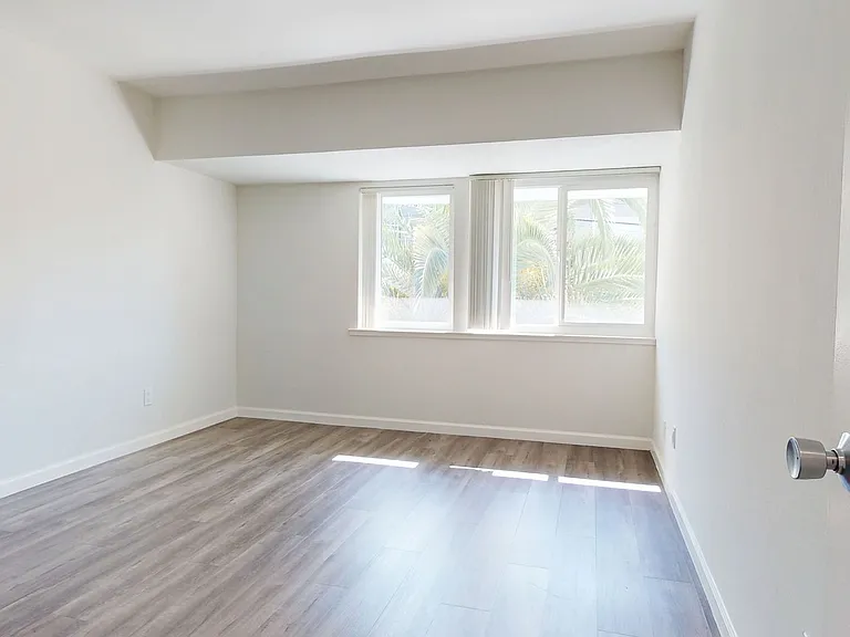 265 Vernon St — Photo 37