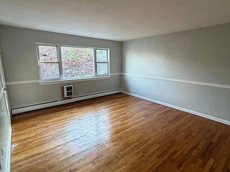 411 Stuyvesant Ave #8 — Photo 6