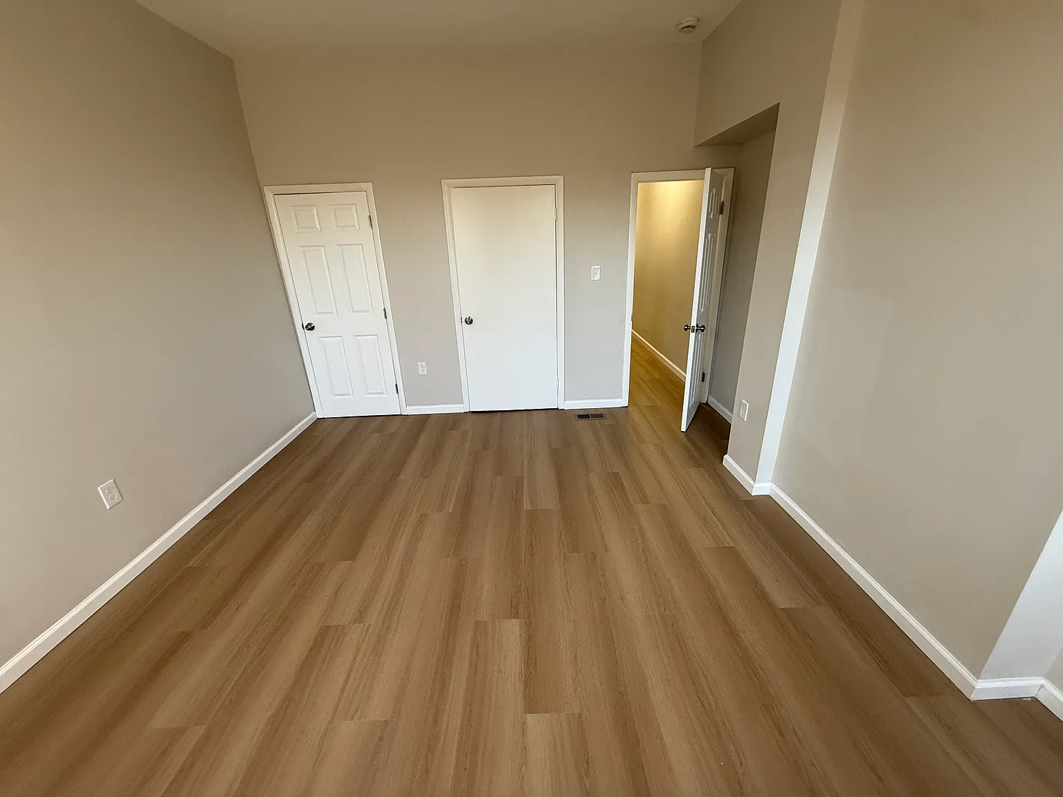 820 N Washington St — Photo 4