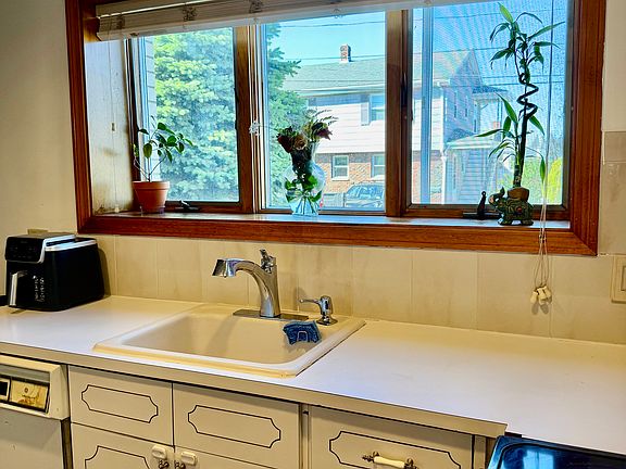 5th image of 45 Hauman St #1