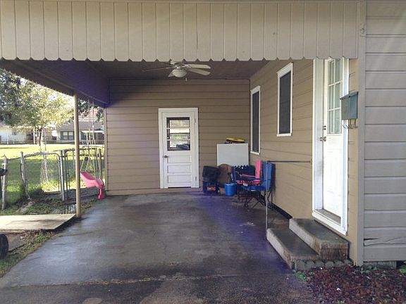 3rd image of 207 Buquet St
