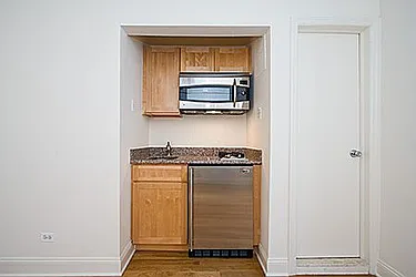 Rented by Barkoff Residential 