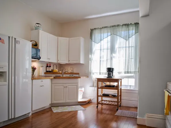 615 Fulton Ave, Grand Haven, MI 49417