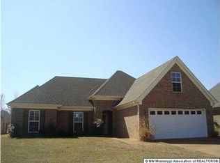 2695 Harvest Tree Dr, Southaven, MS 38672