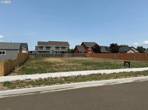 10604 Greg Ln, La Grande, OR 97850
