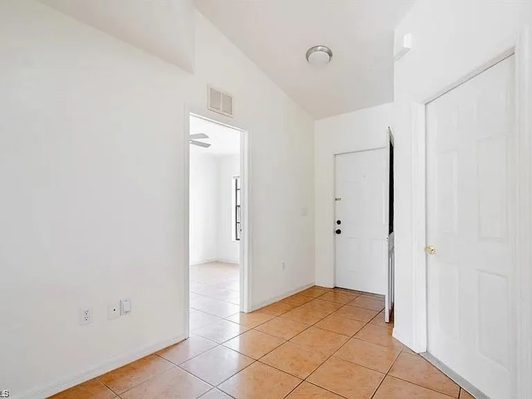 4932-4934 Viceroy Ct #4932 — Photo 6