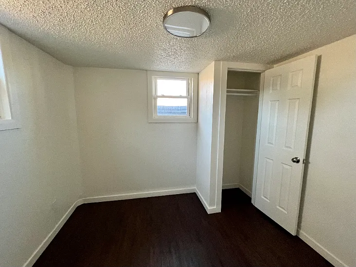 621 Evans Ave — Photo 10