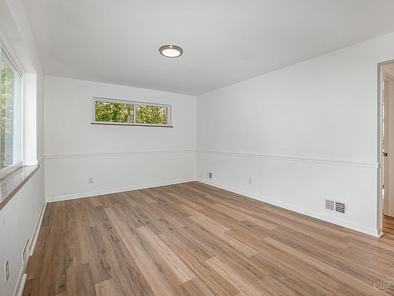 3rd image of 1682 Ashbrook Dr