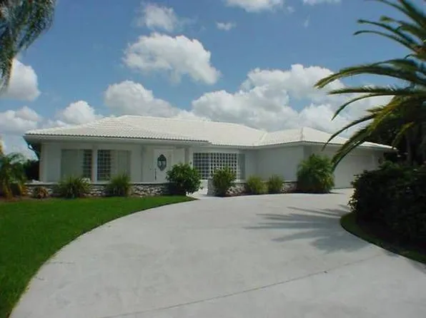 3721 Torrey Pines Blvd, Sarasota, FL 34238