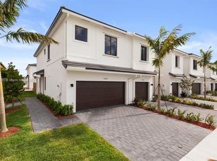 10946 SW 235th St, Homestead, FL 33032