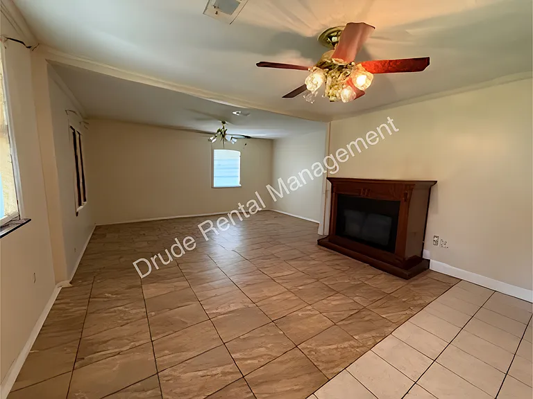 335 N Baronne St — Photo 16