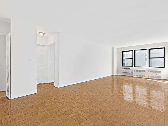 3rd image of 200 E 15th St APT 7D