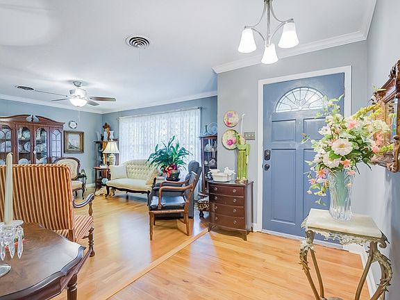 3rd image of 3316 Helena Ave