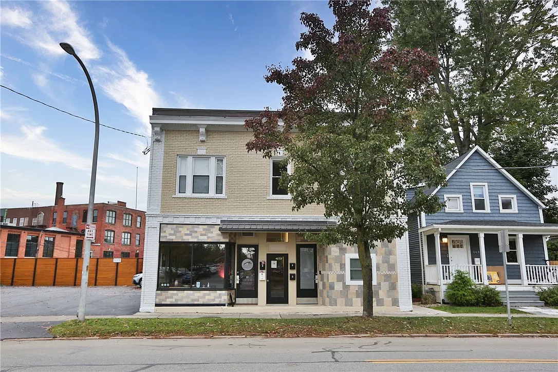 1 bed, 1.0 bath, 750 sqft, $1,375 — Photo 1