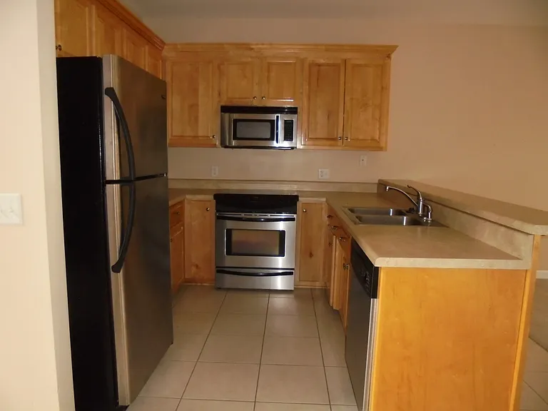 316 Eagle Lndg — Photo 3