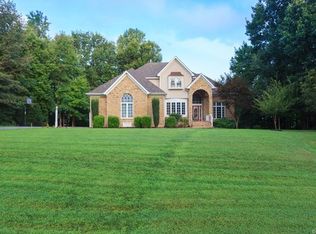 12100 Hogans Aly, Chester, VA 23836