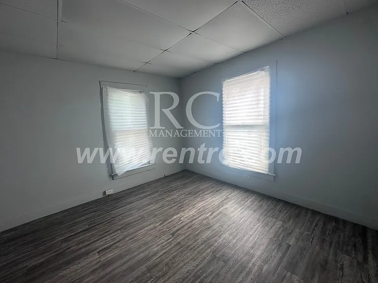 512 N Griffin St — Photo 9