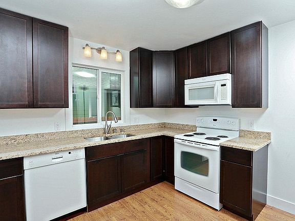 2nd image of 631 Avenue D