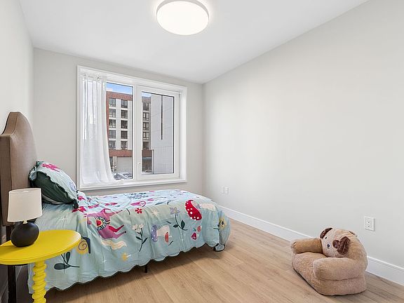 5th image of 331 Ralph Ave APT 2A