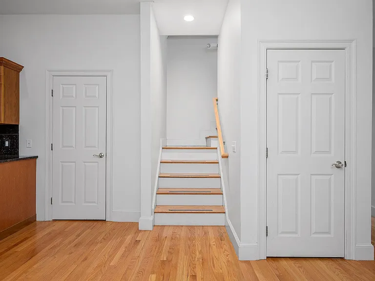 75 Orchard Ave #4 — Photo 20