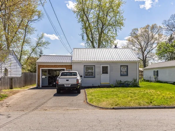 394 James St, Chicopee, MA 01020