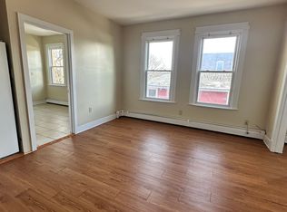 868 Park St #3E, Hartford, CT 06106