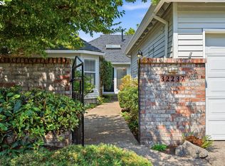32237 SW Lake Dr, Wilsonville, OR 97070