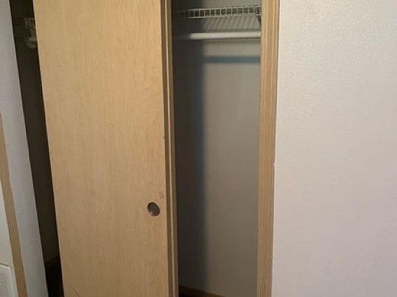 5th image of 812 10th St NE APT 12