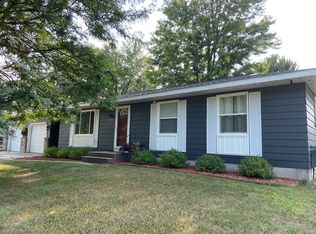 5455 Rockbluff Dr NE, Comstock Park, MI 49321