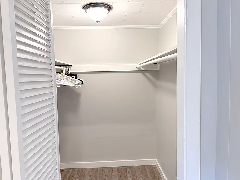 32 Nichols St #5 — Photo 4
