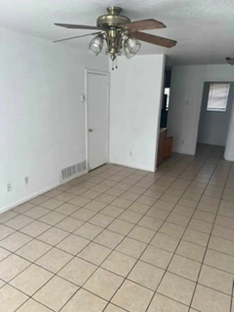 2804 Leroy Circle — Photo 3