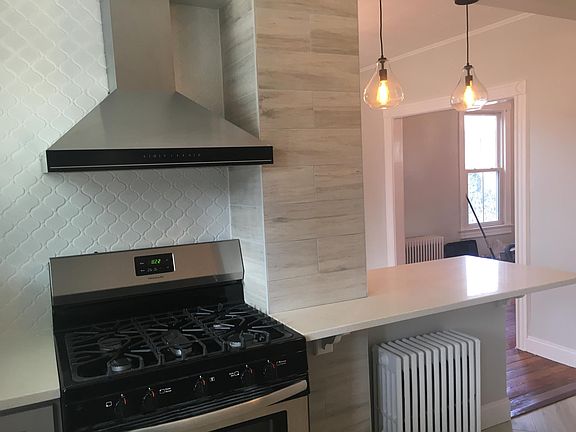 5th image of 209 Sea Cliff Ave #A