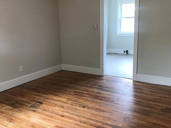 3rd image of 225 N Mayo St #1