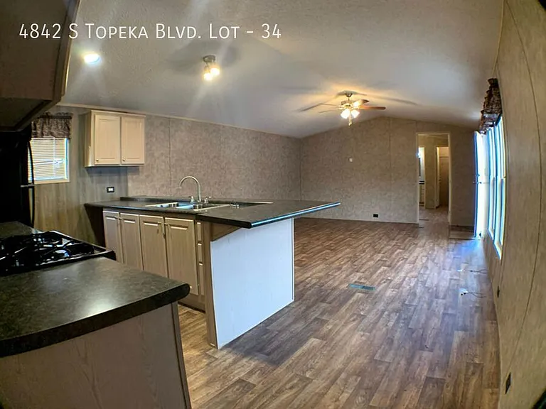 4842 S Topeka Blvd #34 — Photo 6