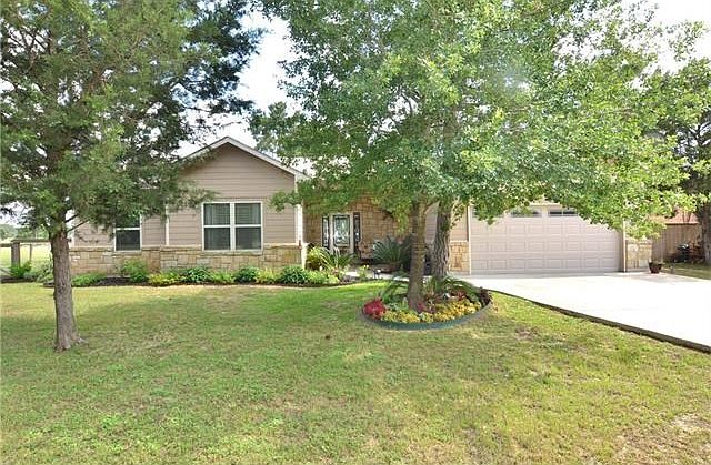 Austin Stone accents on facade