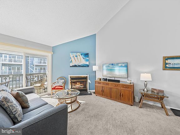 3rd image of 217 26th St Unit 3