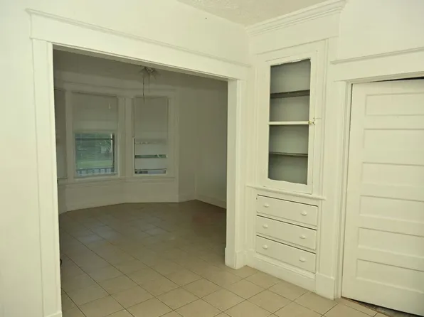 65 N Manning Blvd APT 1, Albany, NY 12206