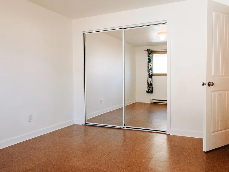 5241 NE 33rd Avenue Alberta Arts Duplex — Photo 11