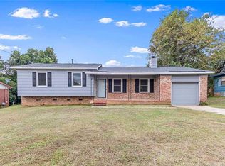 1801 Ashton Rd, Fayetteville, NC 28304