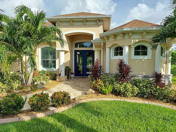2nd image of 1043 Rotonda Cir