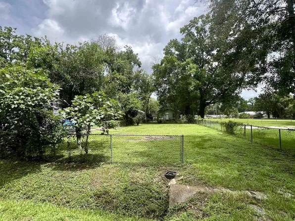 502 E Caldwell St, Gonzales, LA 70737