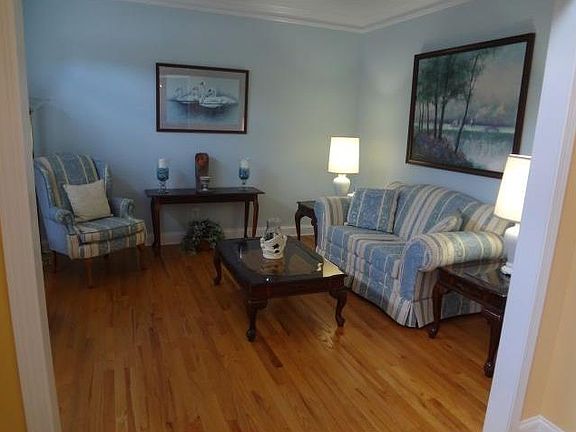 4th image of 218 Trentwood Ct