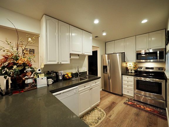 3rd image of 22551 Center St #213