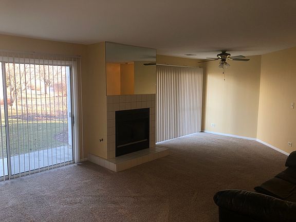 4th image of 225 Columbia Ct Unit 7