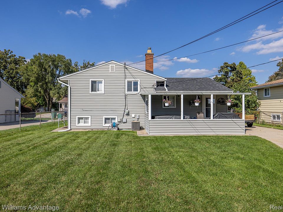 28417 Cambridge St, photo 14
