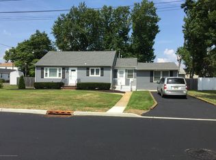 121 Saint James Ave, Union Beach, NJ 07735