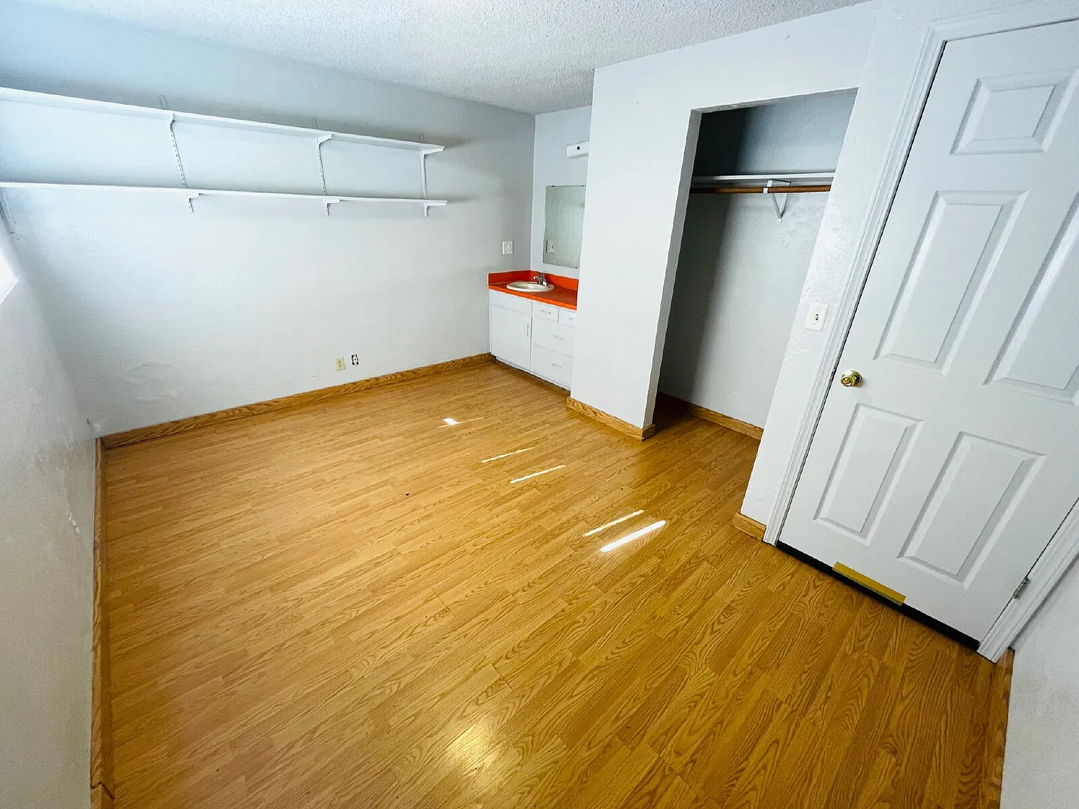 1 bed, 1.0 bath, $550 — Photo 2