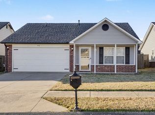 92 W Fairlane Pl, Sapulpa, OK 74066