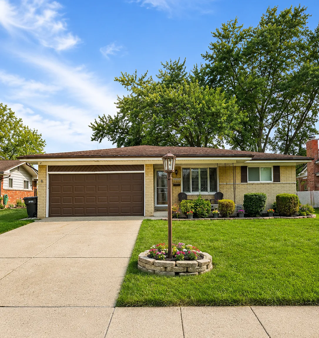 3 bed, 2.5 bath, 1469 sqft, $2,200 — Photo 1
